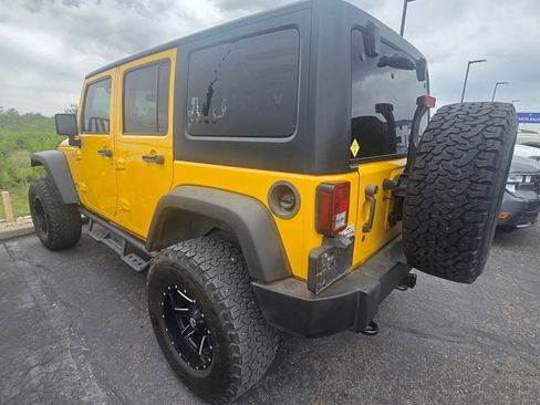 Used 2015 Jeep Wrangler Unlimited Rubicon w/ Connectivity Group image 3