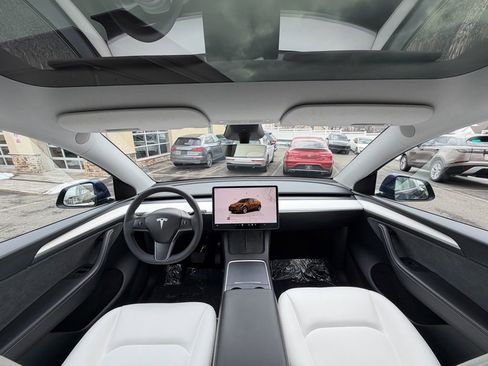 Used 2023 Tesla Model Y Long Range image 13