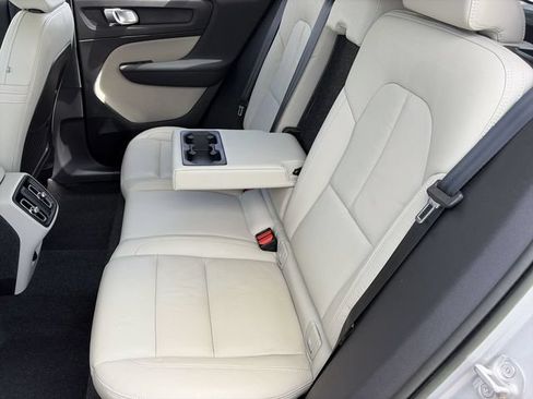 Used 2023 Volvo XC40 B5 Plus w/ Protection Package Premier AWD/4WD image 18