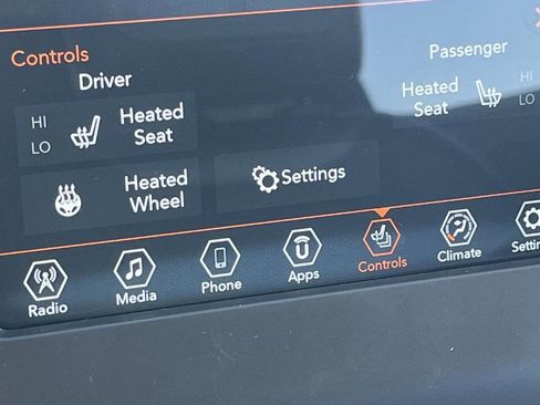 Used 2019 Jeep Compass Latitude w/ Cold Weather Group image 23