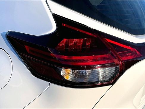 Used 2022 Nissan Kicks S image 23