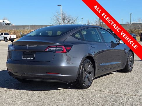Used 2023 Tesla Model 3 Standard Range image 5