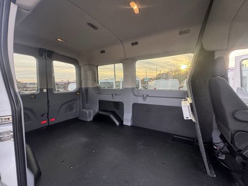 Used 2016 Ford Transit 150 XLT image 18