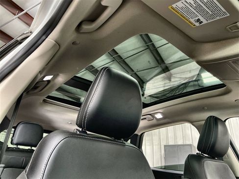 Used 2020 Ford Escape Titanium w/ Titanium Premium Package 2.0 image 29