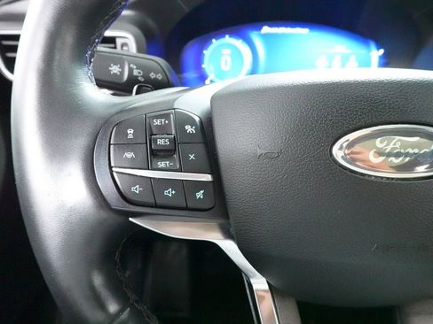 Used 2020 Ford Explorer Platinum w/ Premium Technology Package image 13