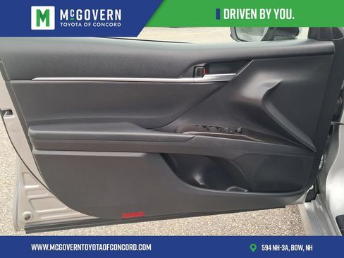 Used 2021 Toyota Camry LE FWD image 12