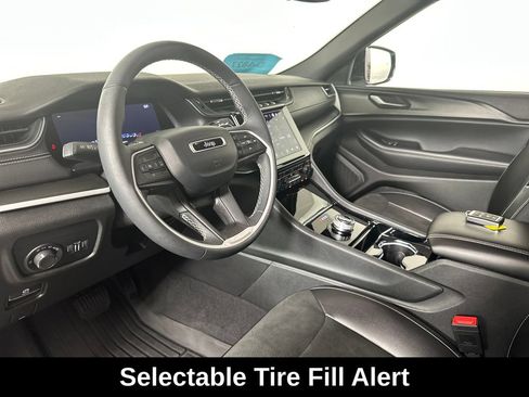 Used 2023 Jeep Grand Cherokee L Laredo AWD/4WD image 17
