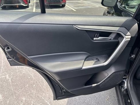 Used 2025 Toyota RAV4 XLE AWD/4WD image 20
