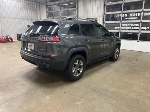 Used 2019 Jeep Cherokee Trailhawk w/ Cold Weather Group image 5