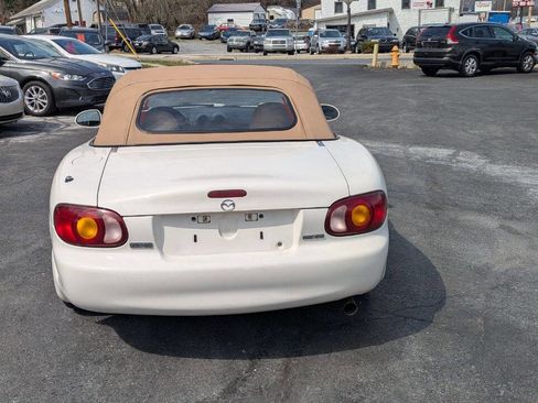 Used 1999 MAZDA MX-5 Miata image 18