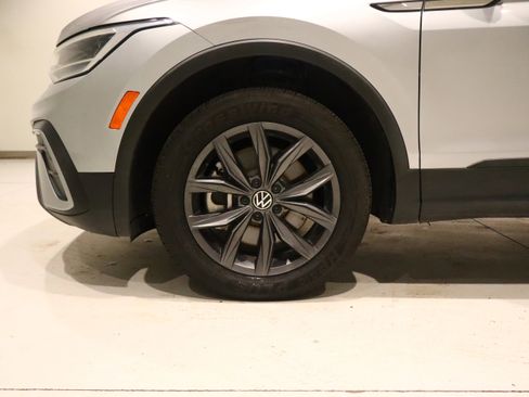 Used 2024 Volkswagen Tiguan SE image 7