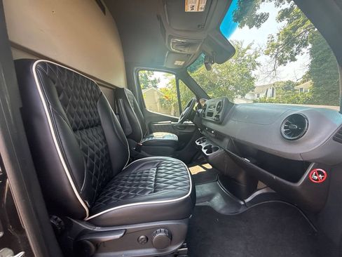 Used 2021 Mercedes-Benz Sprinter 3500 image 18