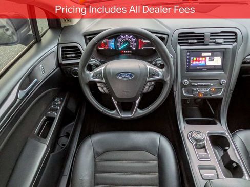 Used 2018 Ford Fusion SE w/ Equipment Group 201A FWD image 15