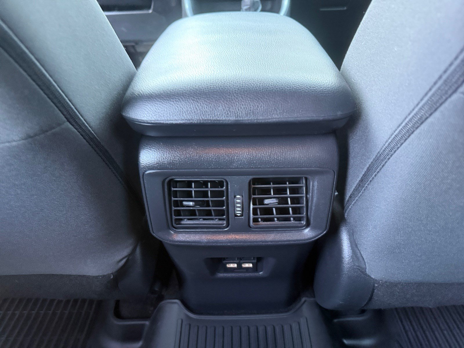 Used 2021 Toyota RAV4 XLE w/ XLE Grade Weather Package AWD/4WD image 30