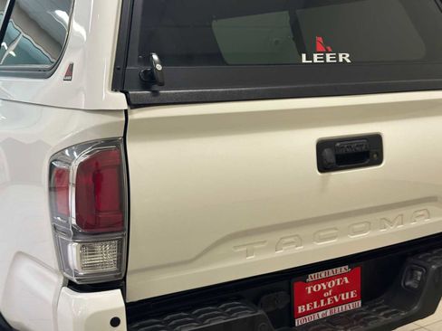 Certified 2021 Toyota Tacoma TRD Off-Road w/ TRD Premium Off Road Package AWD/4WD image 7