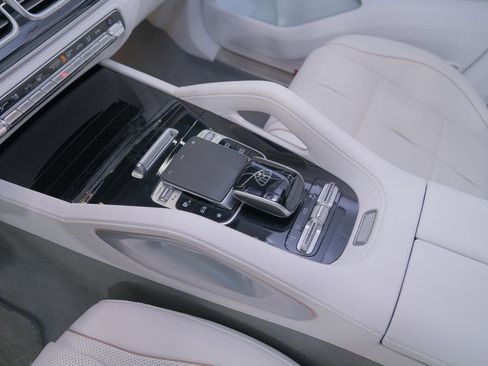 Used 2022 Mercedes-Benz Maybach GLS 600 4MATIC image 27
