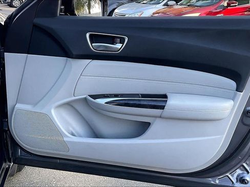 Used 2018 Acura TLX image 26