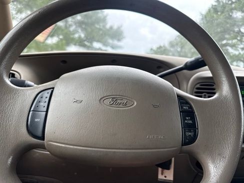 Used 2002 Ford Expedition XLT RWD image 42