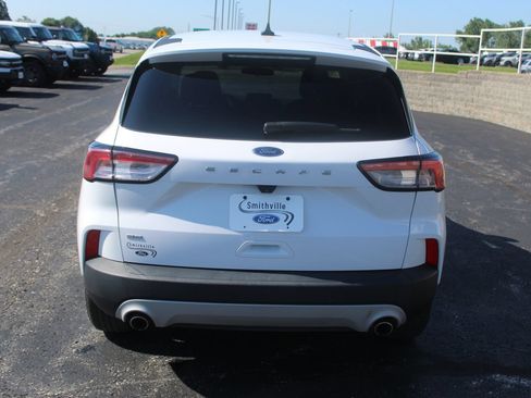 Used 2022 Ford Escape SE FWD image 5