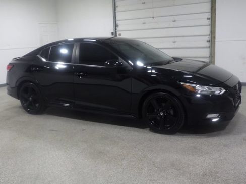 Used 2023 Nissan Sentra SR w/ Midnight Edition Package FWD image 5
