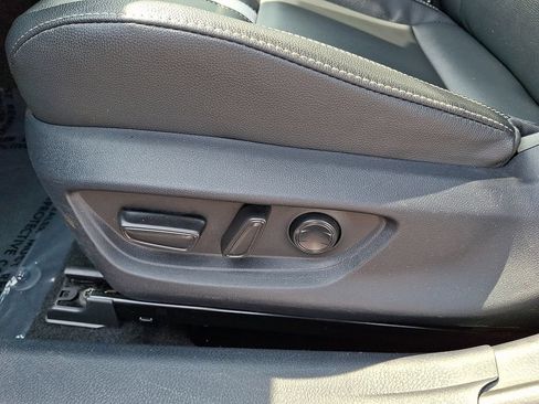 Used 2025 Toyota Camry SE FWD image 15