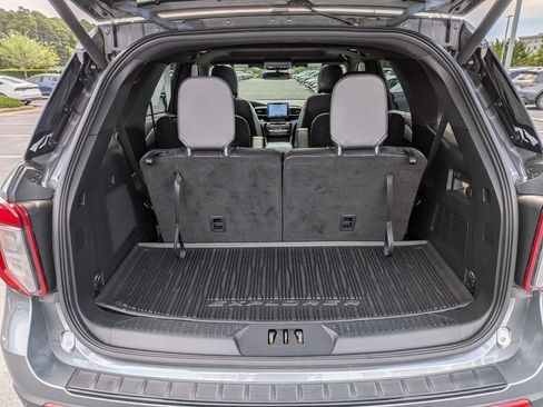 Used 2023 Ford Explorer ST-Line w/ Class IV Trailer Tow Package RWD image 35