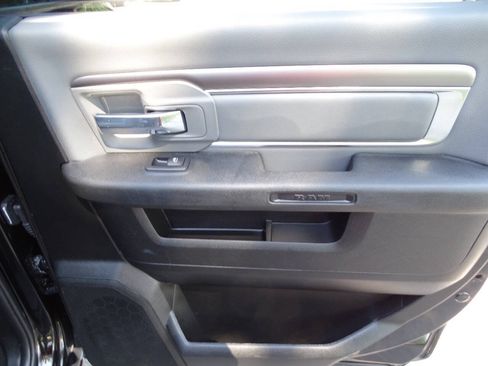 Used 2021 RAM 1500 4x4 Crew Cab Classic SLT w/ Luxury Group image 35