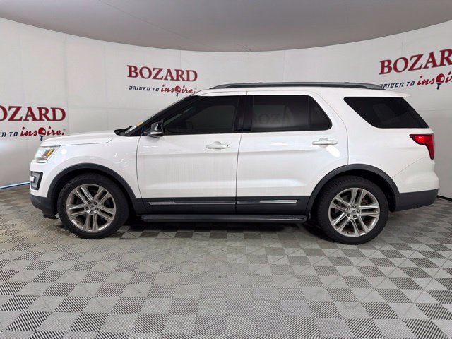 Used 2017 Ford Explorer XLT w/ Equipment Group 202A FWD image 8
