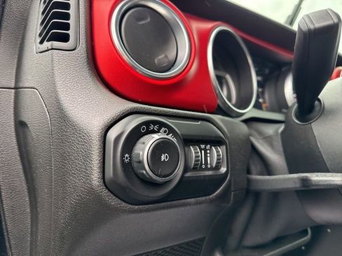 Used 2019 Jeep Wrangler Rubicon AWD/4WD image 21