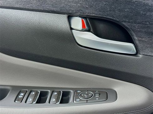 Used 2019 Hyundai Santa Fe SE image 13