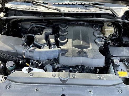 Used 2023 Toyota 4Runner SR5 AWD/4WD image 31