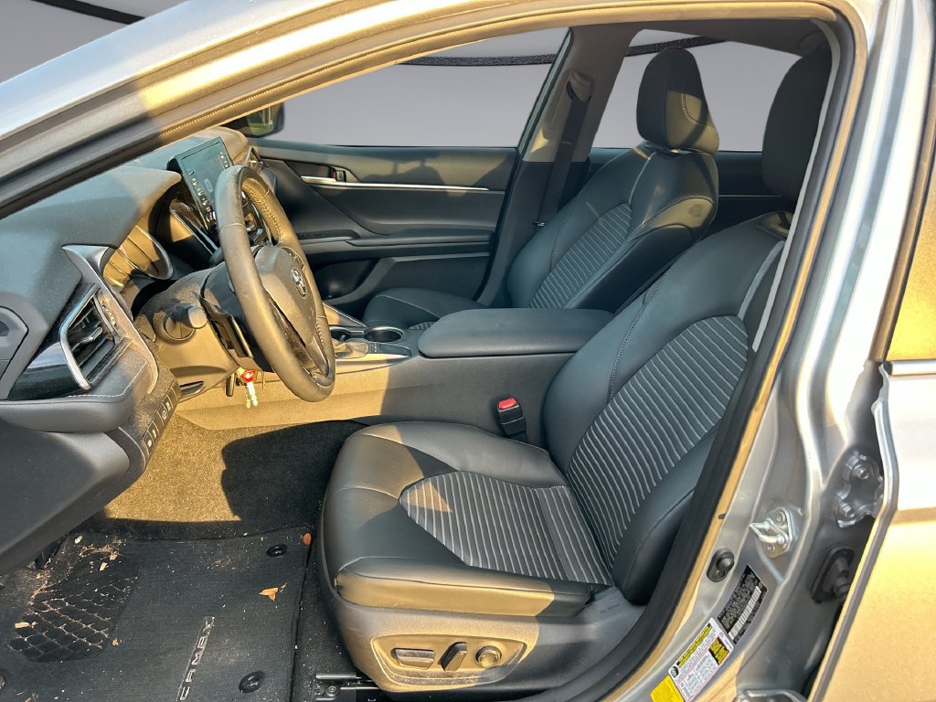 Used 2024 Toyota Camry SE FWD image 11