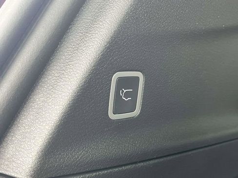 New 2026 Chrysler Pacifica Select image 18