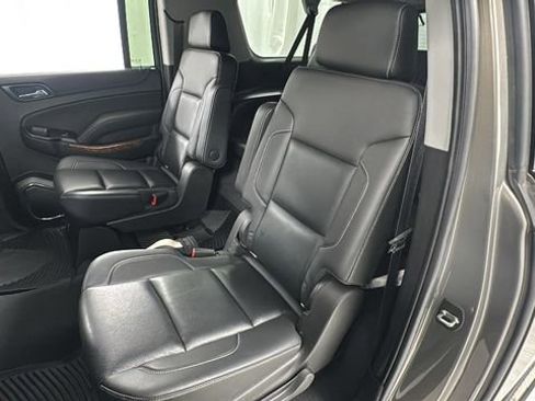 Used 2019 Chevrolet Suburban Premier image 12