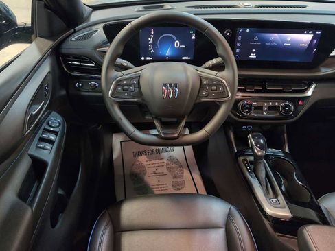 Used 2025 Buick Envista Sport Touring image 10