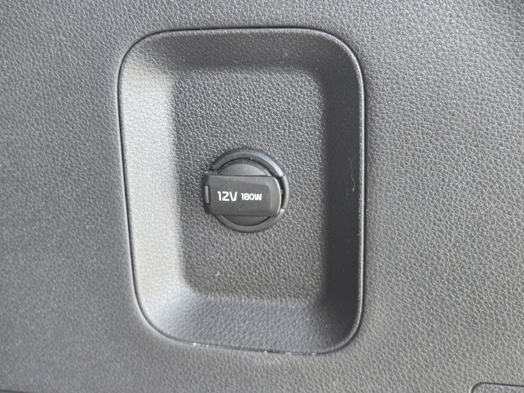 Certified 2022 Kia Carnival LX FWD image 14