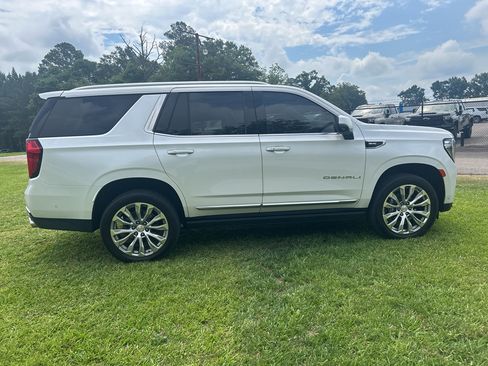 Used 2023 GMC Yukon Denali w/ Denali Reserve Package AWD/4WD image 9