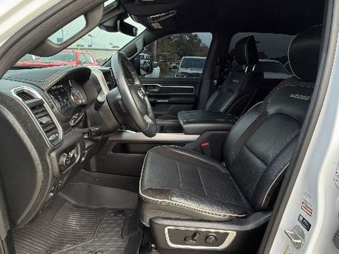 Used 2023 RAM 1500 Laramie AWD/4WD image 13