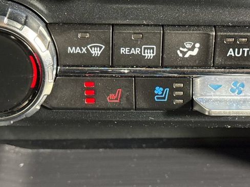 Used 2023 Ford F150 Lariat w/ Equipment Group 502A High AWD/4WD image 31