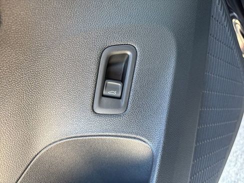 New 2026 Volkswagen Atlas Cross Sport SEL R-Line image 19