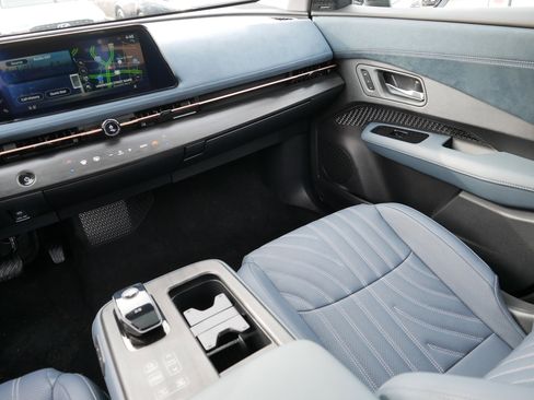 Certified 2024 Nissan Ariya AWD image 11