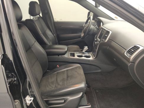 Used 2018 Jeep Grand Cherokee Altitude image 21