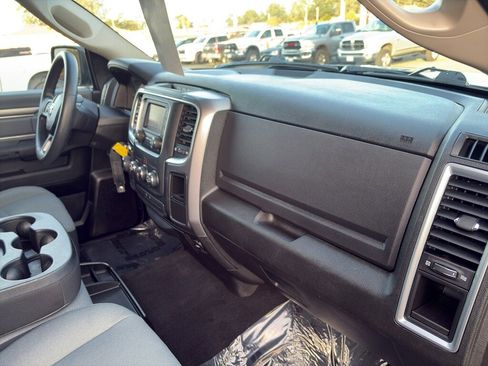 Used 2022 RAM 1500 Classic SLT image 24