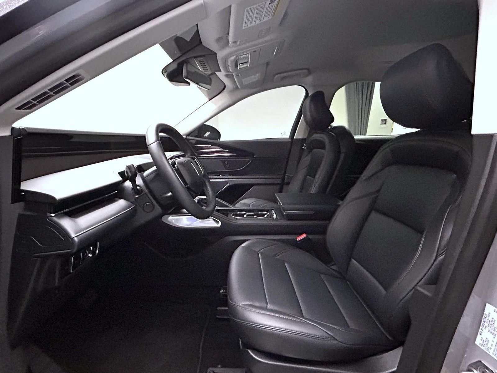 Used 2026 Lincoln Nautilus Premier w/ Jet Appearance Package AWD/4WD image 10
