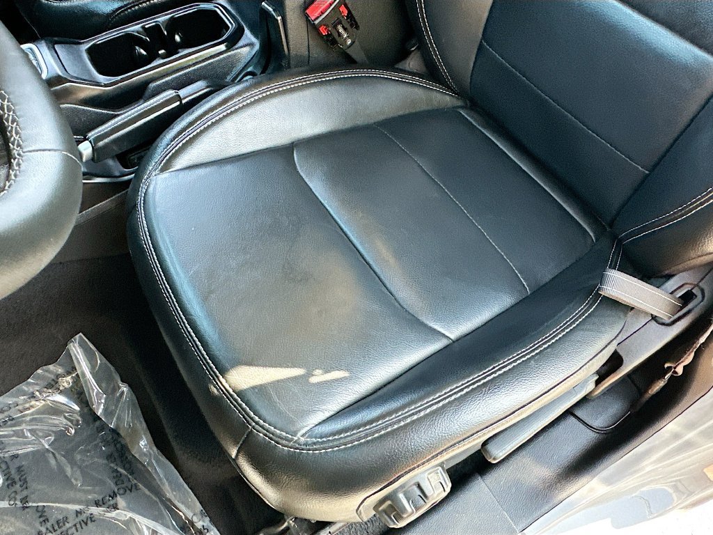 Used 2023 Jeep Wrangler Unlimited Sahara AWD/4WD image 19