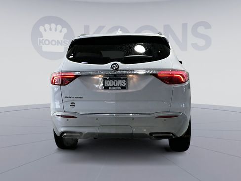 Used 2024 Buick Enclave Essence image 15