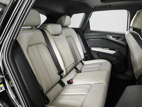 Certified 2024 Audi Q4 e-tron Premium Plus AWD/4WD image 19
