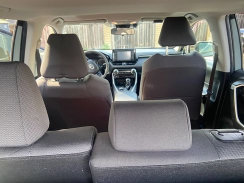 Used 2019 Toyota RAV4 XLE w/ Carpet Mat Package image 9