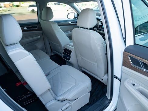 New 2026 Volkswagen Atlas SE image 36
