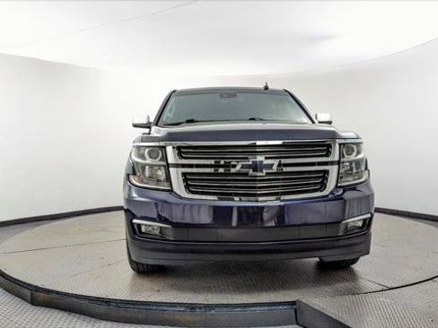 Used 2018 Chevrolet Suburban Premier image 12